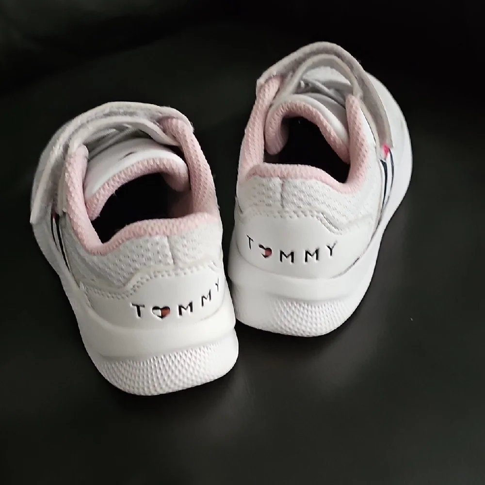 Tommy Hilfiger Girls White Velcro Trainers